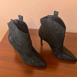 Gianni Bini booties